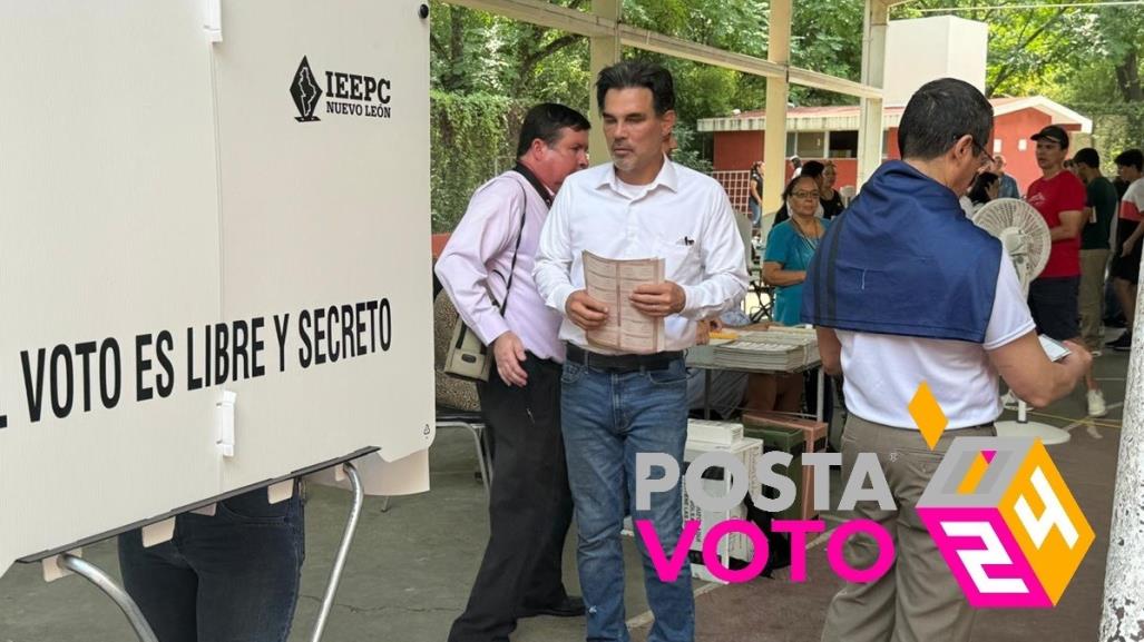 Pato Zambrano ejerce su voto en Monterrey y anima a la participación ciudadana