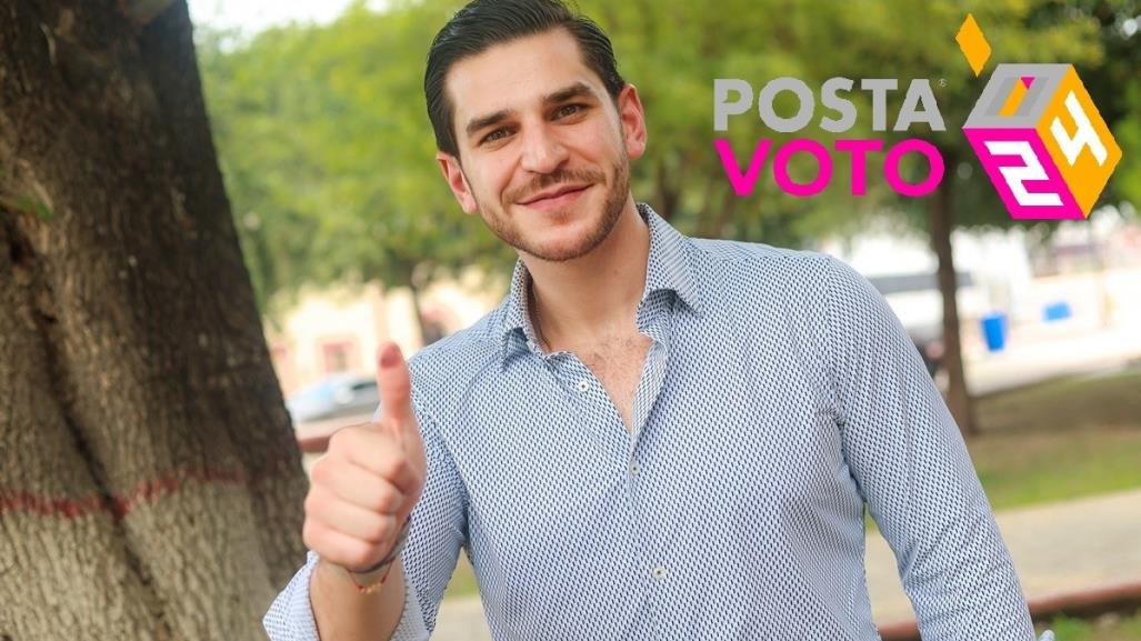 Acude Patricio Lozano a votar en Pesquería, Nuevo León