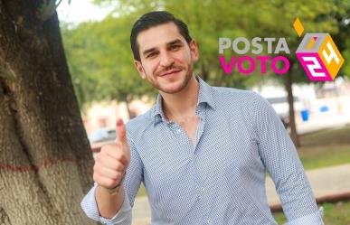 Acude Patricio Lozano a votar en Pesquería, Nuevo León