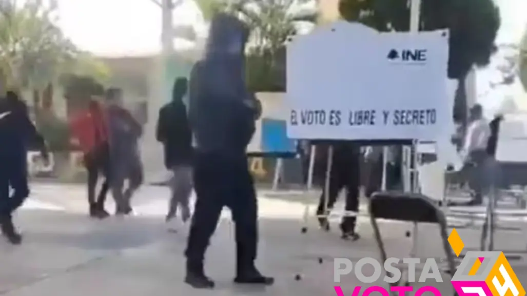 Hombres armados roban boletas electorales en Puebla