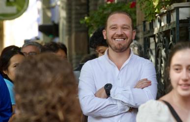 Santiago Taboada emite su voto y hace llamado a la no intervención en elecciones