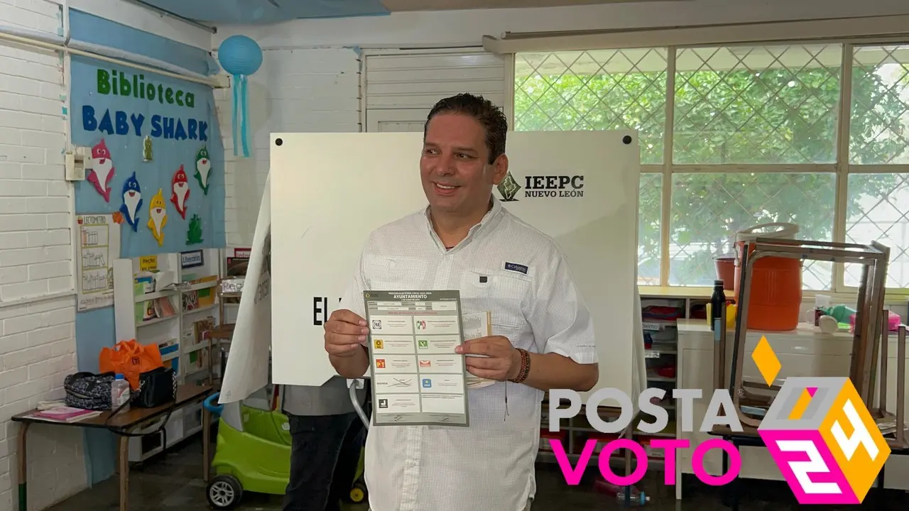 Arturo Benavides llegó a la casilla a ejercer su voto. Foto. Jorge López