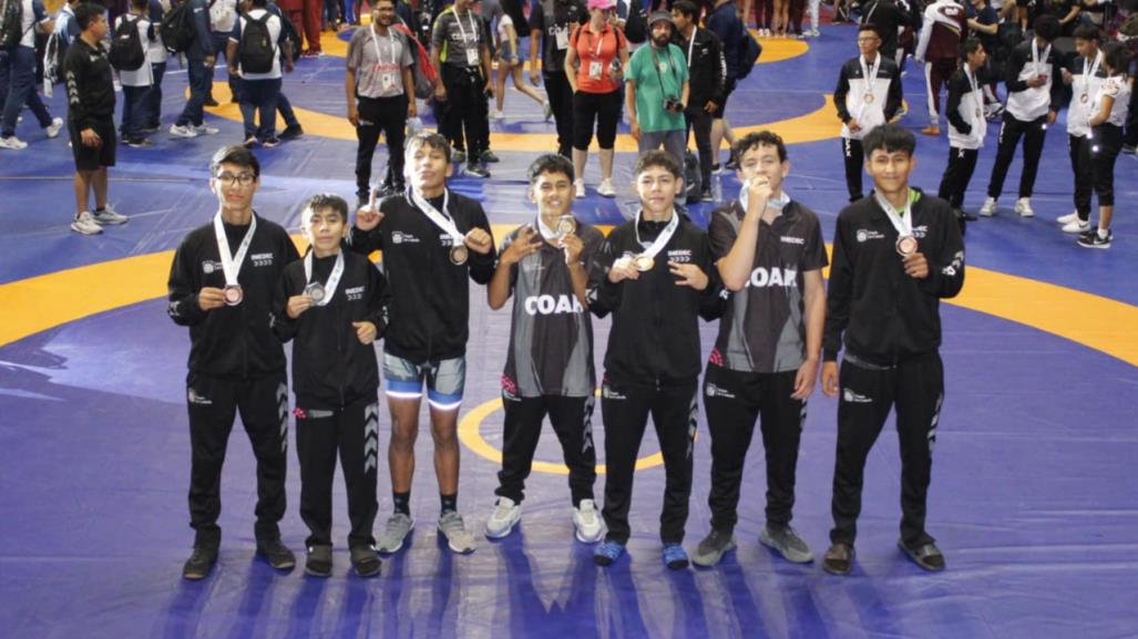 Luchadores coahuilenses se alzan con 7 medallas en los Nacionales Conade 2024