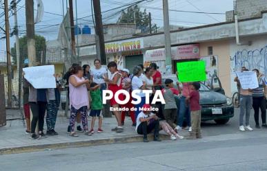 Exigen agua potable con bloqueo en Ecatepec (VIDEO)