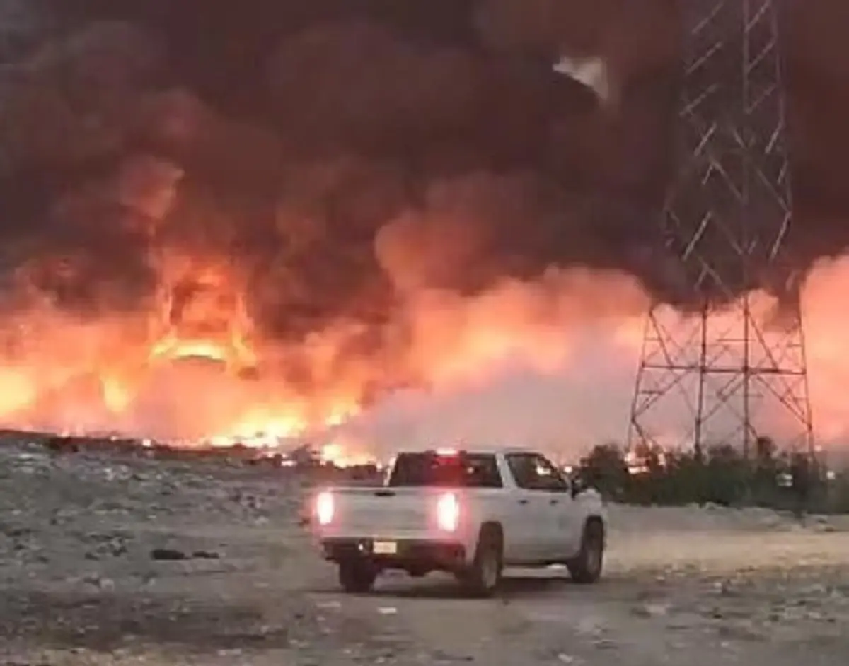 Se registra un incendio en el relleno sanitario del municipio de Sabinas Hidalgo. Foto: Raymundo Elizalde