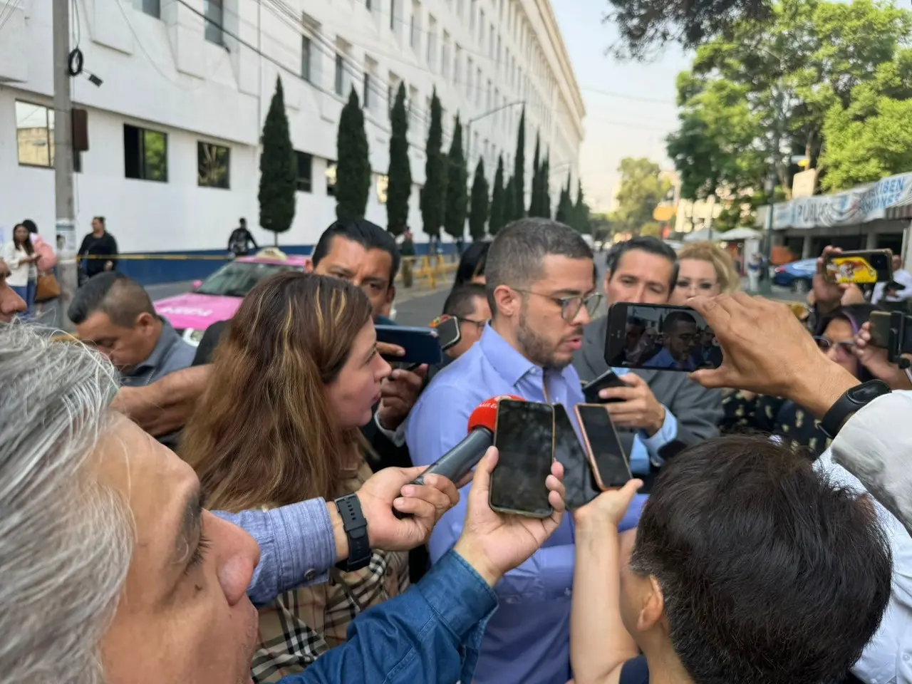 Padre de familia denuncia abuso de poder. Foto: Ramón Ramírez