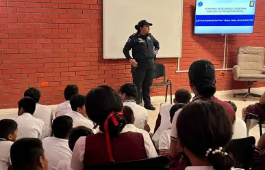 Jóvenes de Escobedo toman pláticas preventivas sobre justicia penal