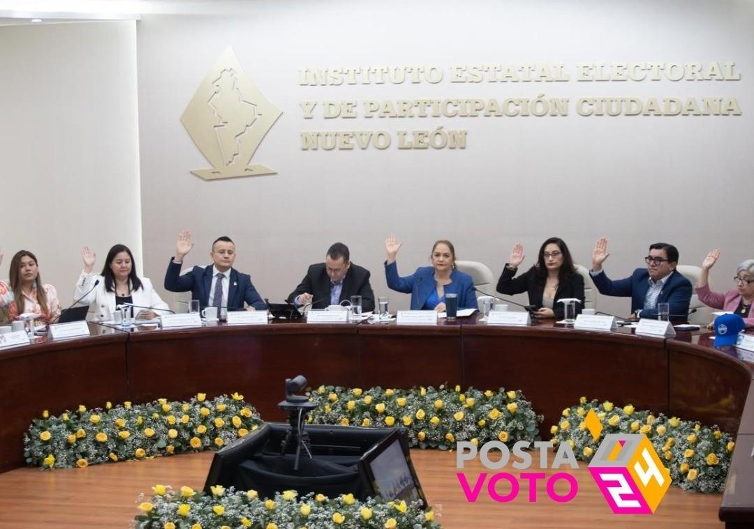 El Consejo General del IEEPCNL en una junta para comenzar a revisar las 51 Comisiones Municipales Electorales. Foto: IEEPCNL.