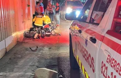 Choca motociclista y sale herido en Linares