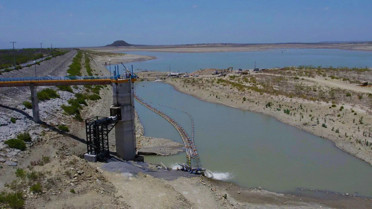 A pesar de que en algunas temporadas del 2022 y 2023 se presentaron lluvias copiosas en Linares, municipio en el que se ubica el embalse, éste no ha presentó cambios significativos. Foto: Especial.