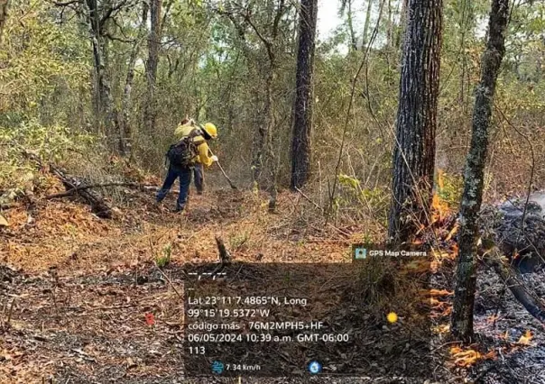 Protección Civil de Tamaulipas continúa combatiendo incendio forestal de Jaumave