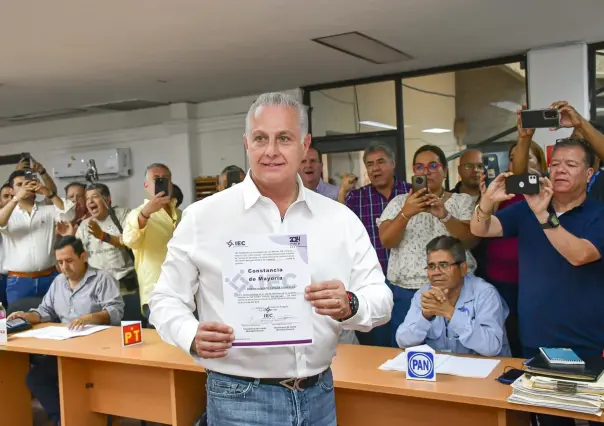 Román A. Cepeda recibe constancia como alcalde electo de Torreón