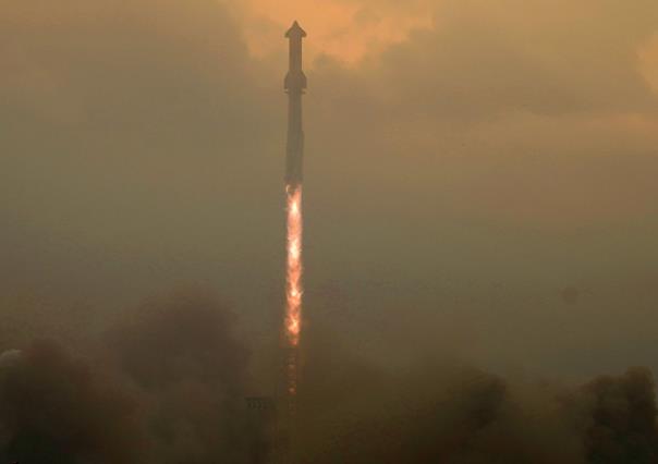 Megacohete de SpaceX completa exitoso cuarto vuelo de prueba desde Texas