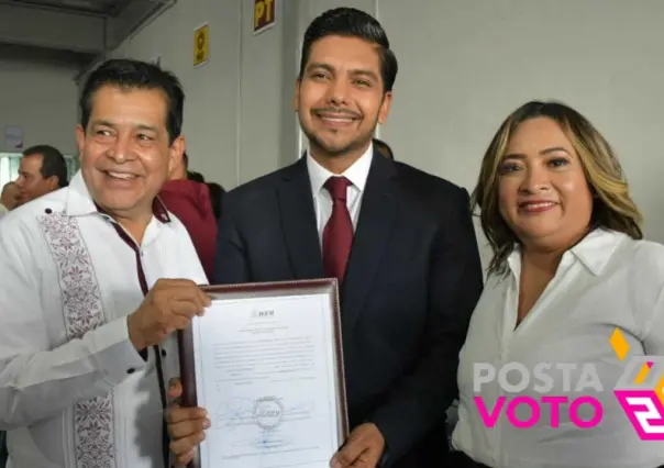 Recibe Adolfo Cerqueda constancia de mayoría a la alcaldía de Neza