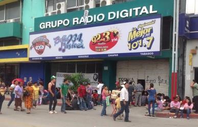 Toman integrantes de la CNTE estación de radio en Chiapas
