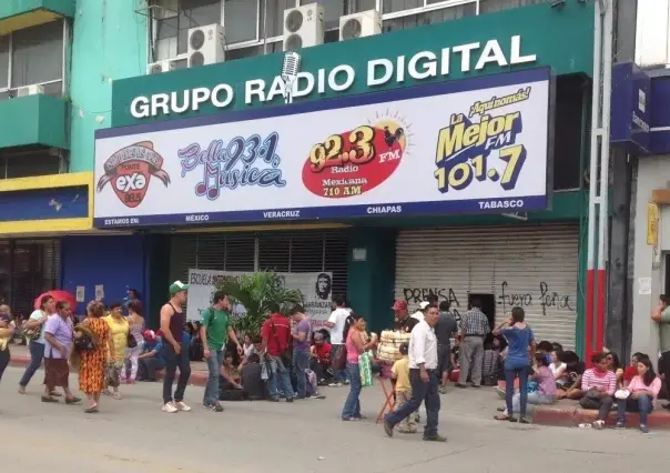 Toman integrantes de la CNTE estación de radio en Chiapas