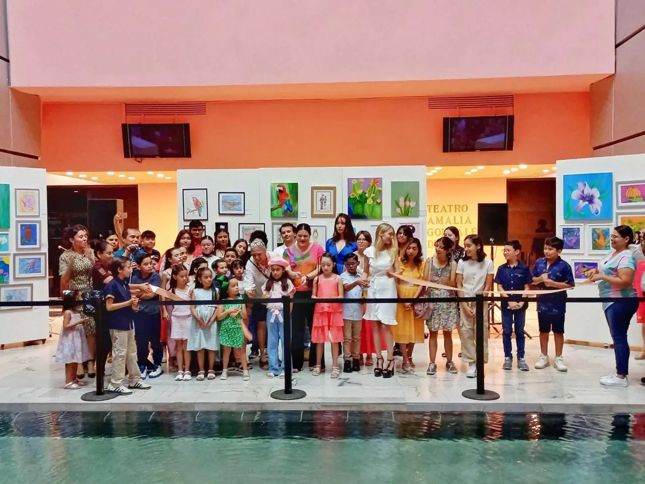 Presentan obras del taller infantil de artes plásticas en el Centro Cultural