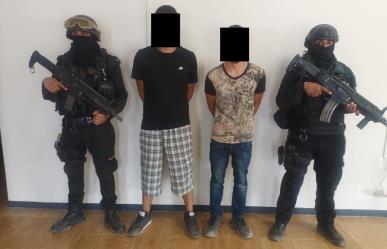 Detienen a dos con arma y droga en Hualahuises