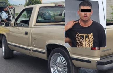 Arrestan a hombre por manejar camioneta robada en Monterrey