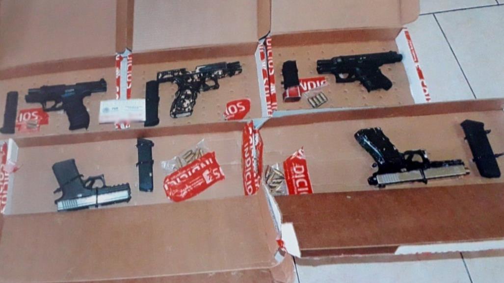 Condena FGR a 10 personas a 13 años de prisión por portación de armas de fuego