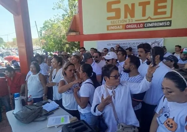 Protesta de maestros: piden la destitución del director del SNTE en Yucatán