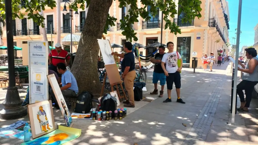 Víctor Argáez da “pinceladas” al aire libre en calles de Mérida