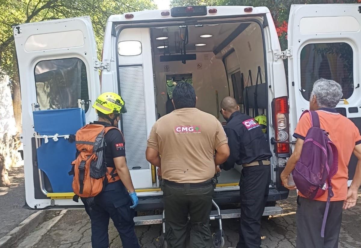 Rescatan a persona de 62 años tras caída en el Cerro de la Silla