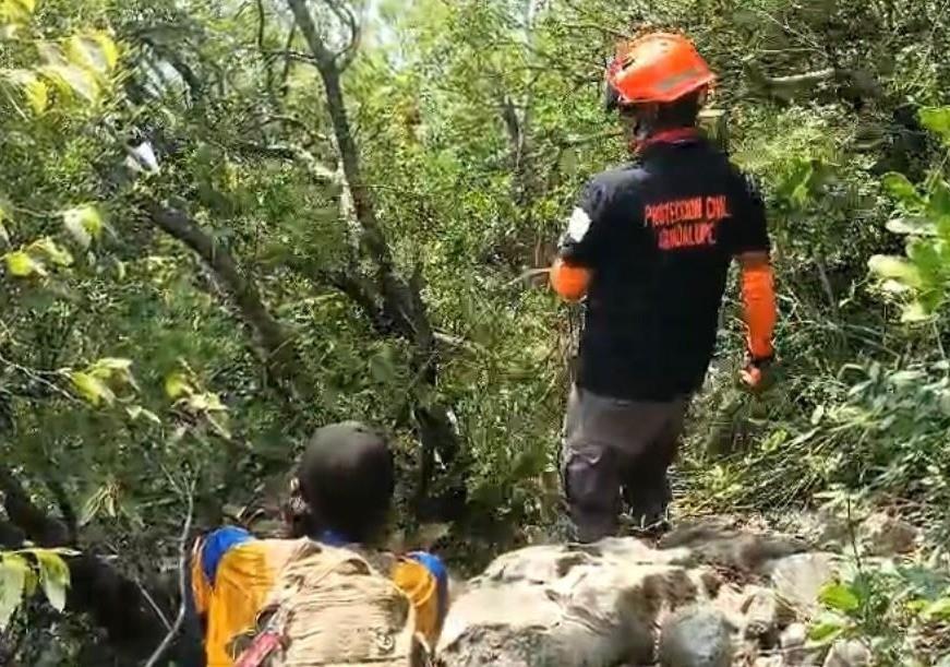 Rescatan a senderista extraviado en el cerro de la Silla