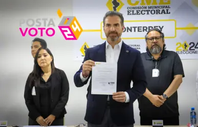 Adrián de la Garza Santos recibe constancia como alcalde electo de Monterrey