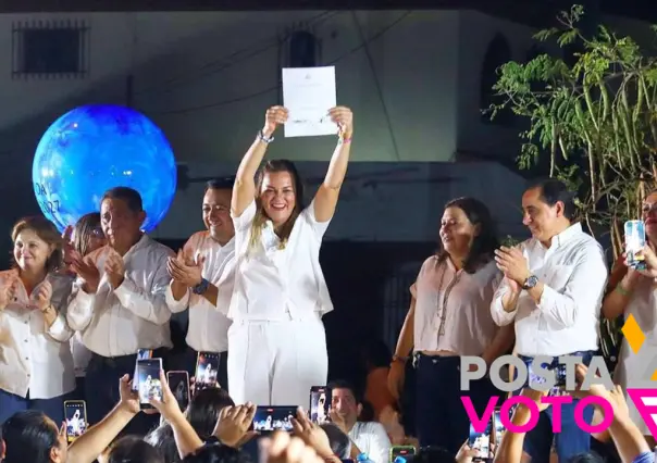 Cecilia Patrón Laviada recibe constancia como presidenta municipal de Mérida