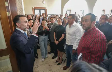 Fernando Flores regresa a sus funciones como alcalde de Metepec
