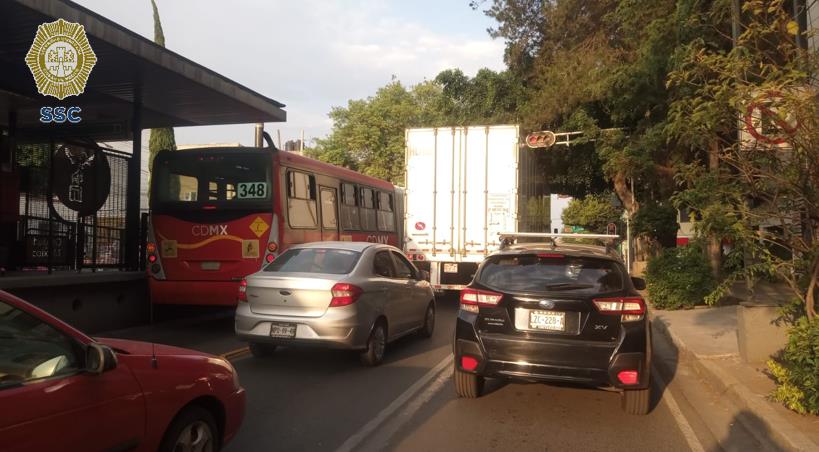 Automóviles en la Ciudad de México. Foto: @OVIALCDMX