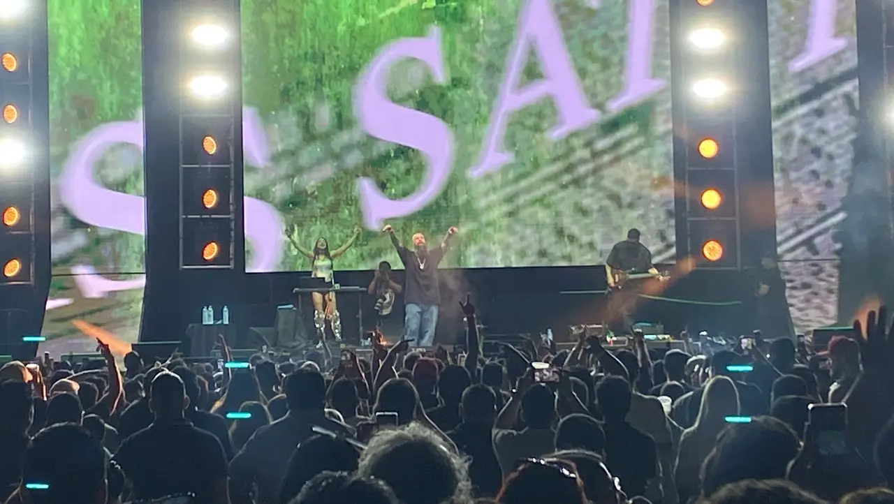 El Cartel de Santa arrancó su presentación después de las media noche en la Arena Monterrey. Foto. Arturo González