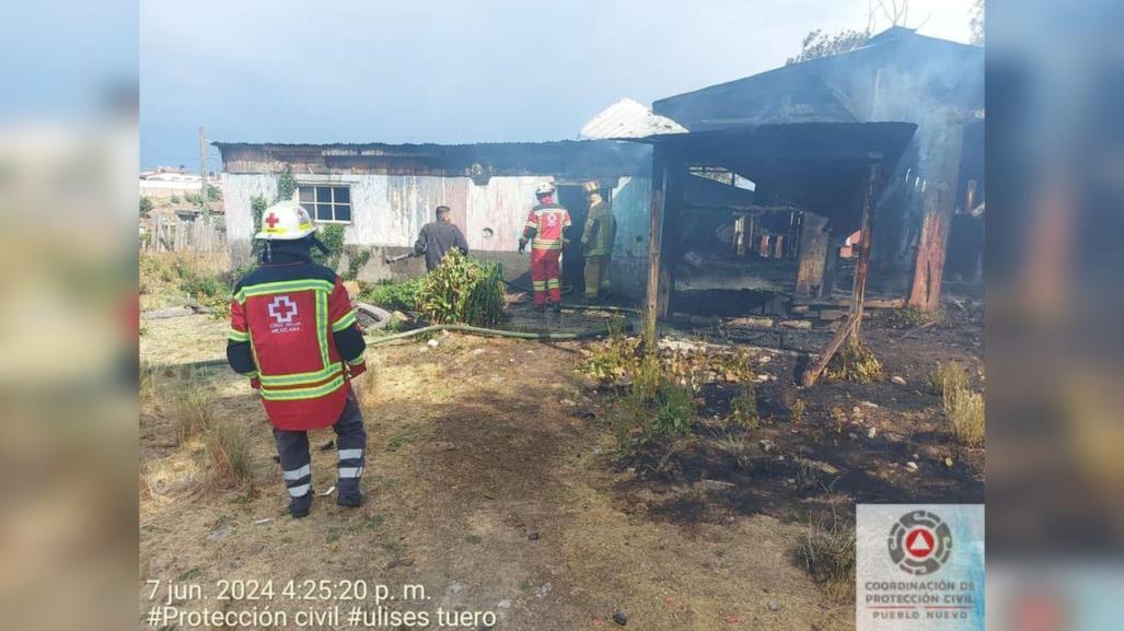 Incendio termina con dos casas en Pueblo Nuevo