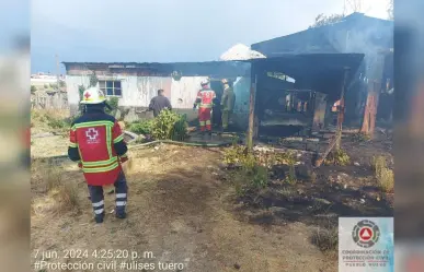 Incendio termina con dos casas en Pueblo Nuevo