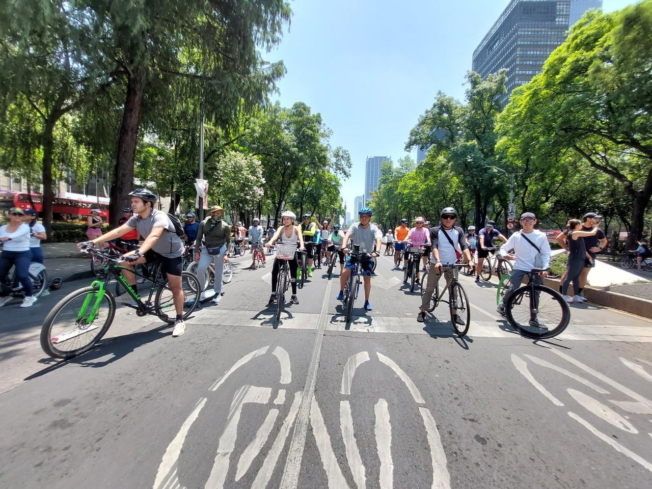 Ciudadanos en paseo dominical. Foto: @MIBiciCDMX