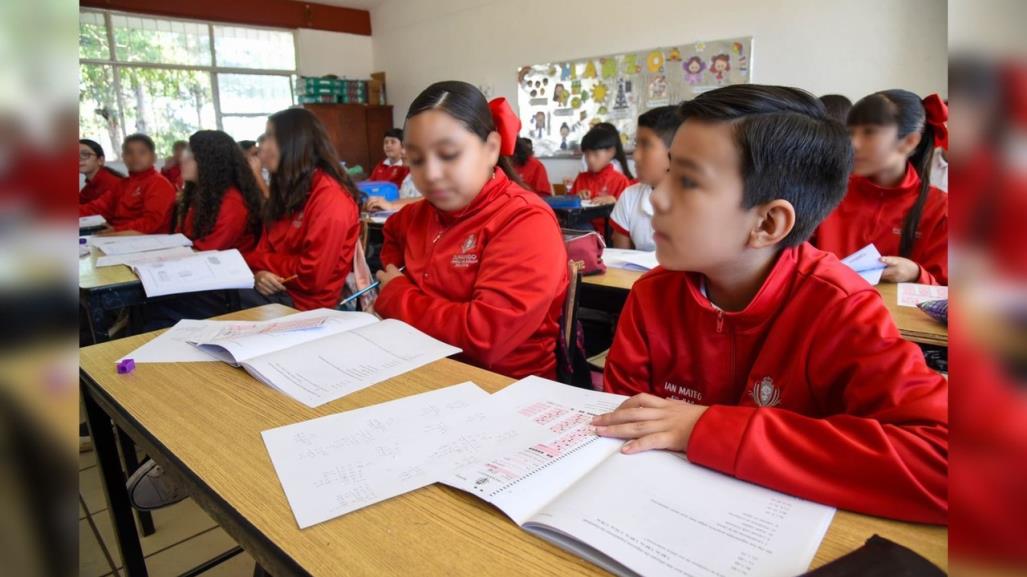 Próximo ciclo escolar también con uniformes gratuitos