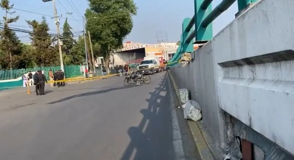 Delincuente fallece en accidente tras persecución policial. Foto: Captura de pantalla