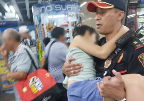 Lo salva: Policía evita golpe de calor a niño en Metro CDMX