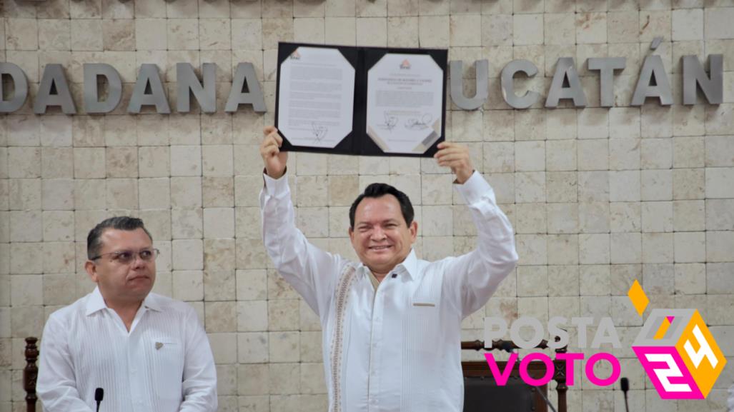 Huacho Díaz Mena: Oficial gobernador electo de Yucatán