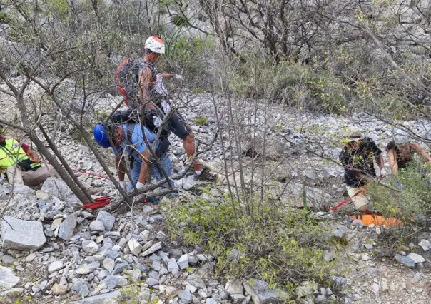 Muere joven tras caer de pico Horcones en La Huasteca