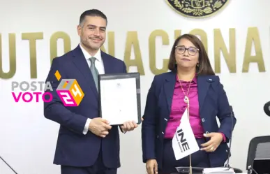 Omar García Harfuch recibe constancia como senador electo de la CDMX