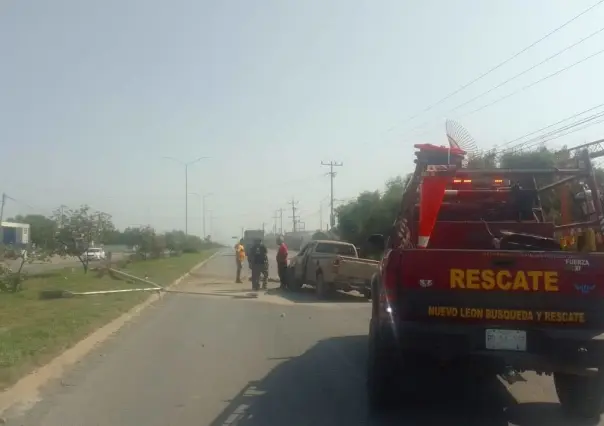 Joven muere al salir proyectado de camioneta en Salinas Victoria