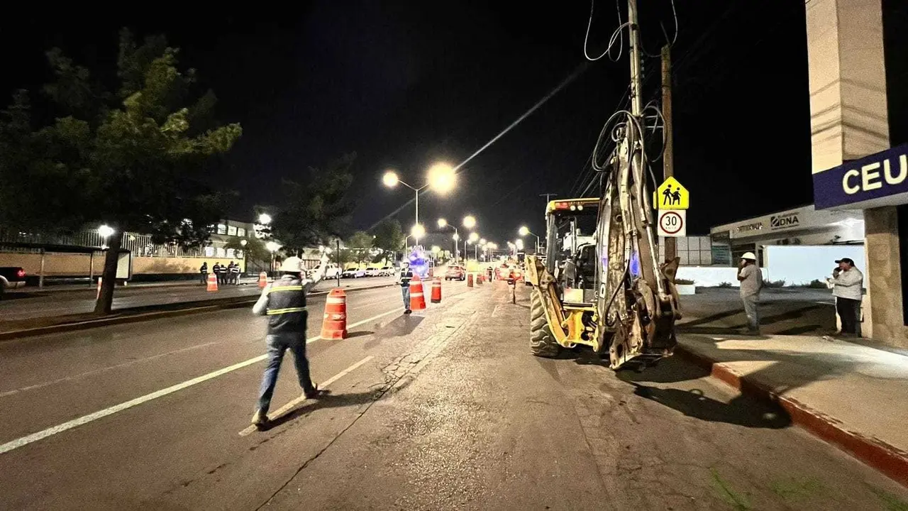 La noche del domingo 9 de junio iniciaran en el bulevar Venustiano Carranza los trabajos de sustitución de tomas por parte de Aguas de Saltillo. (Fotografía: Gobierno de Saltillo)