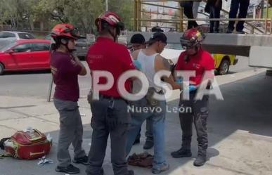 Hieren a albañil a navajazos en Monterrey