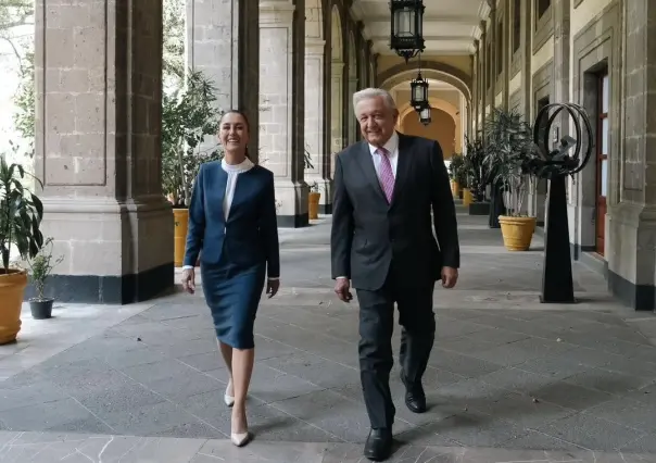 AMLO recibe a Claudia Sheinbaum en Palacio Nacional tras triunfo en elecciones