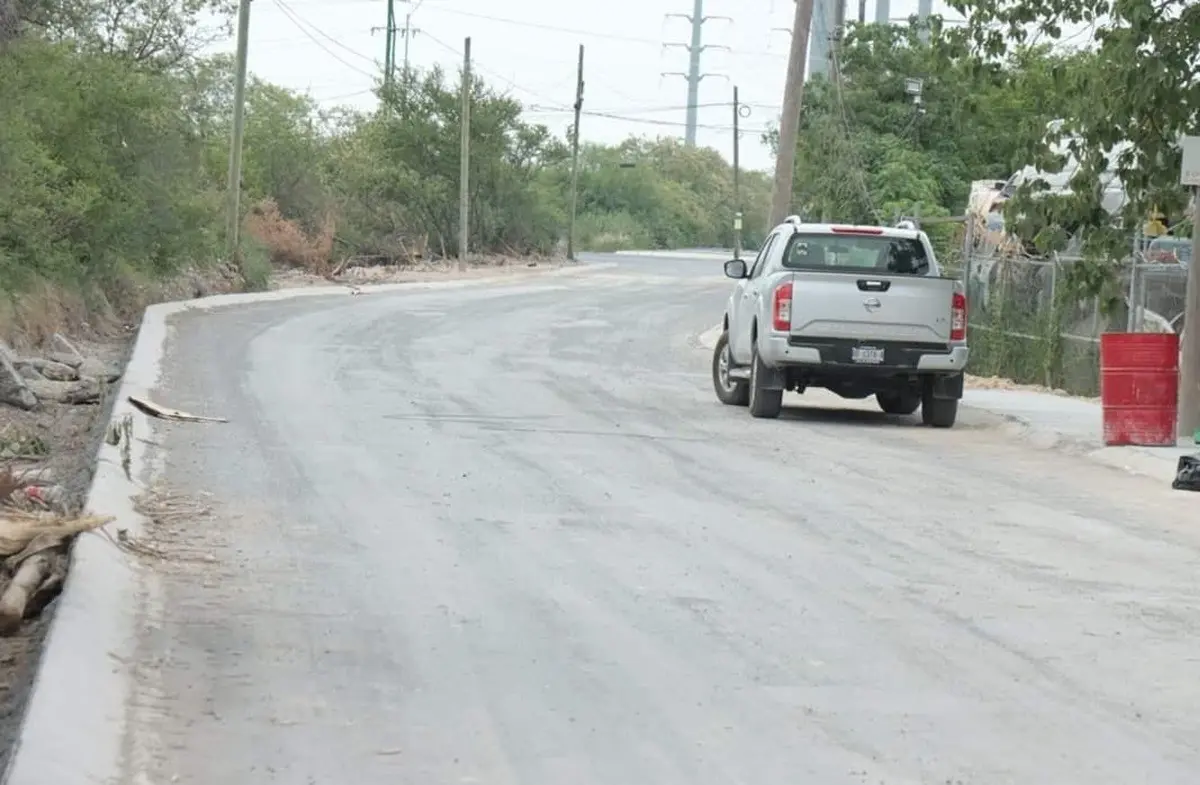 Avanzan trabajos de pavimentación en la colonia Arboledas de San Roque en Juárez
