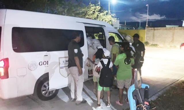 El Instituto Nacional de Migración, realizó la detención y posterior repatriación de dos familias de origen Kazajo. Foto: Redes sociales