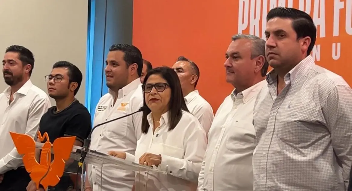 Sándra Pámanes, vocera de Movimiento Ciudadano, durante su mensaje. Foto: Armando Galicia