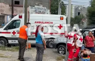 Choque entre ruta y camioneta deja dos heridos en Monterrey